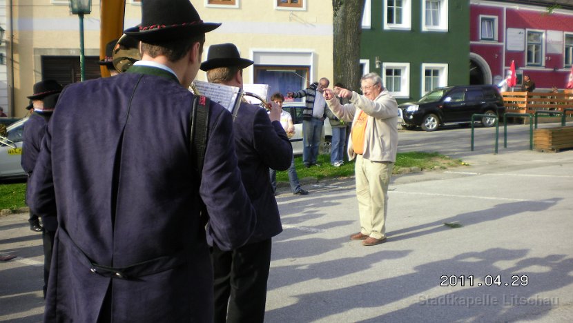 2011_04_29 Maibaumaufstellen in Litschau (13)